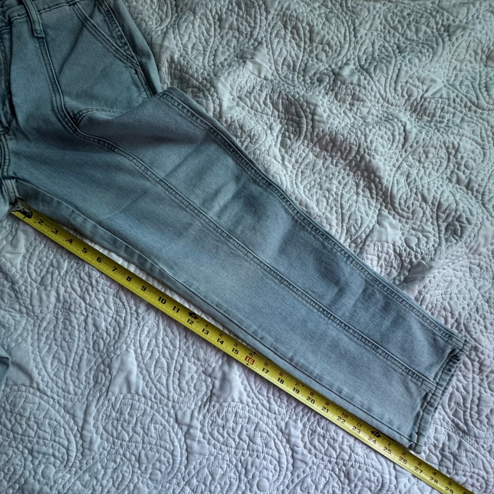 Universal Thread Jeans - Picture 9 of 10